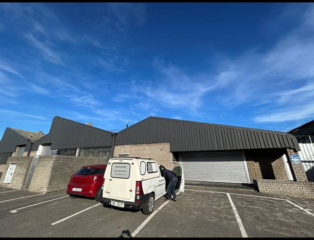 925M² WAREHOUSE TO LET IN PAROW INDUSTRIAL